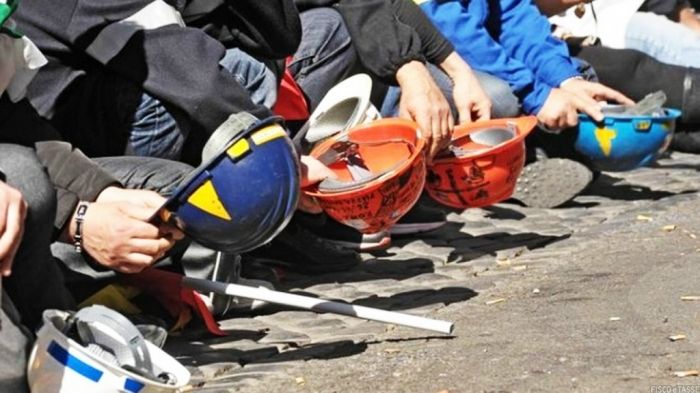 Cinquant’anni dopo “La classe operaia va in paradiso” e’ sciopero nella fabbrica di ascensori di Novara