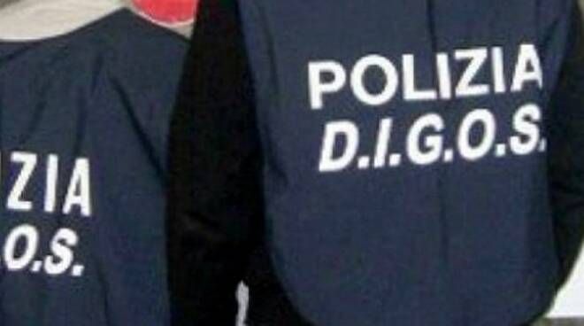 &quot;Fuga d'amore&quot; da Novara al Salento, 50enne denunciato per porto abusivo di armi