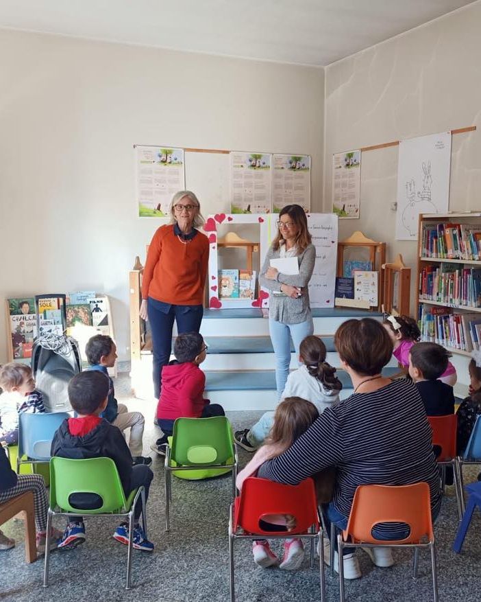 Laboratorio di lettura e creatività in biblioteca per la festa dei nonni