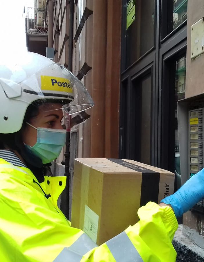 Poste Italiane ha assunto 11 portalettere per far fronte al boom dell'E-Commerce