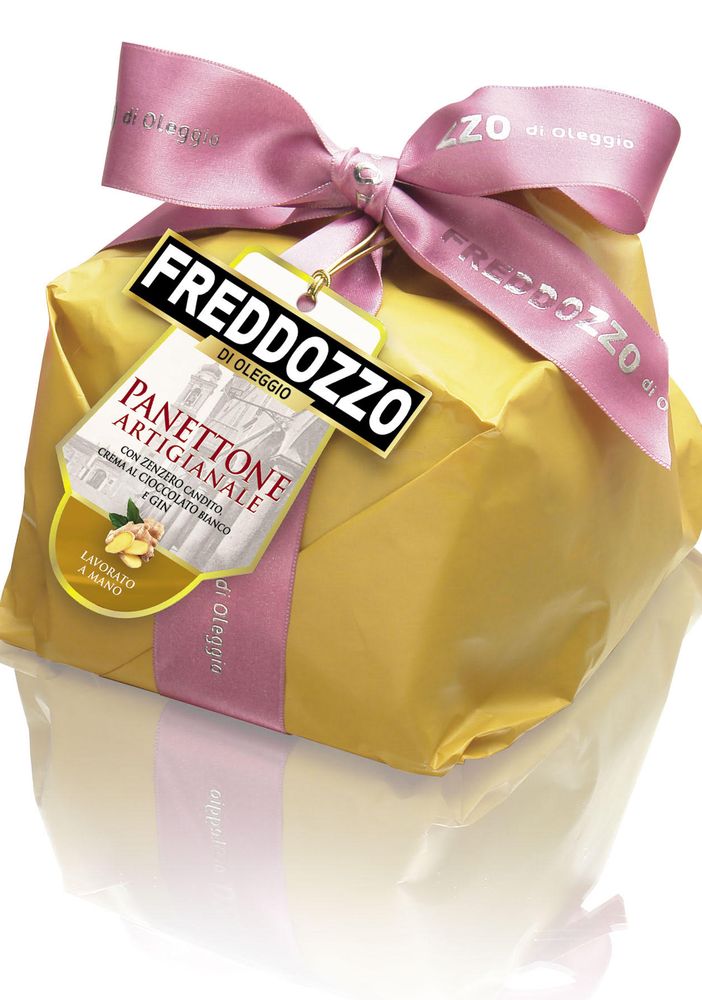 Il panettone artigianale con zenzero candito, crema al cioccolato bianco e gin è una delle leccornie di Casa Freddozzo. Nella galleria fotografica altri prodotti speciali dell'azienda di Oleggio