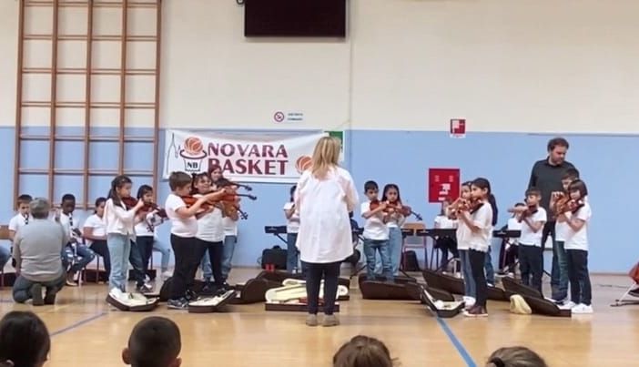 Alla primaria “Fratelli di Dio” dell'I.C. “Achille Boroli” di Novara  le “soft skills” si coltivano anche a ritmo di musica