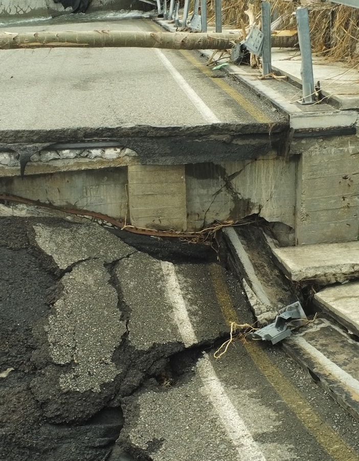 Iniziati i lavori di rimozione delle macerie del Ponte di Romagnano
