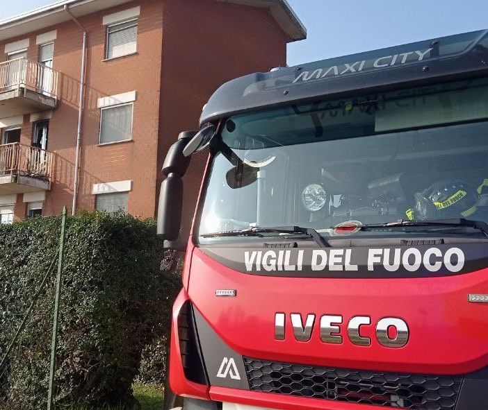 A fuoco un appartamento a Borgolavezzaro