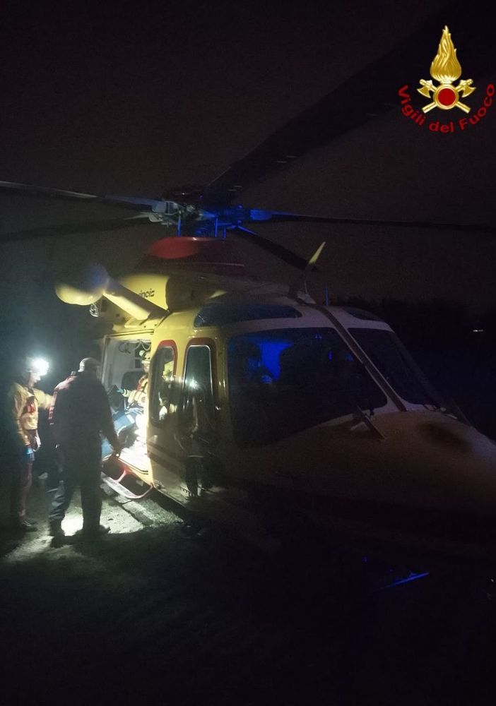 Uomo ferito nel bosco soccorso dai vigili del fuoco