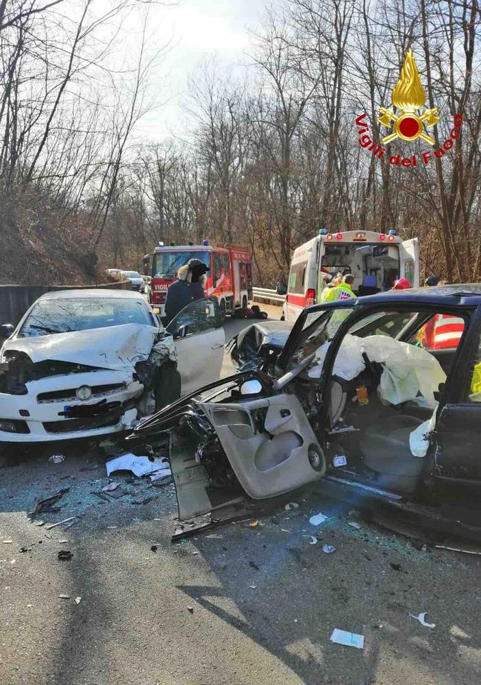 Schianto a Ghemme, una donna ferita