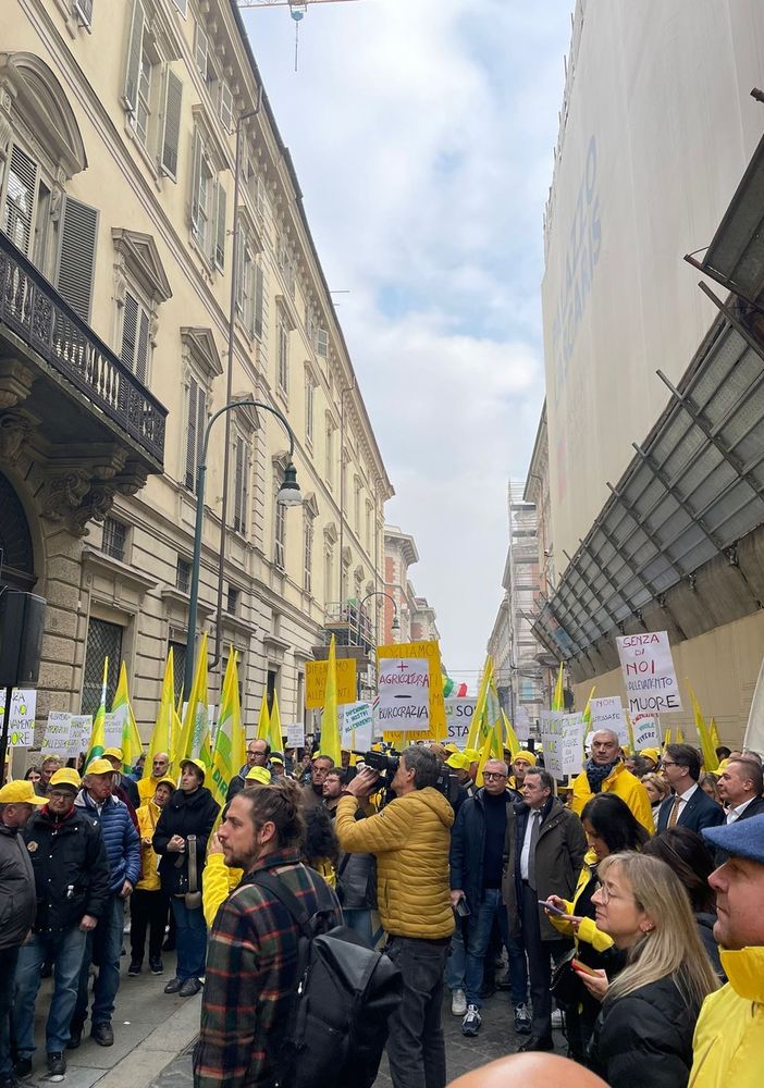 Coldiretti Novara-Vco - Folta delegazione davanti al Consiglio regionale per difendere l’agricoltura piemontese