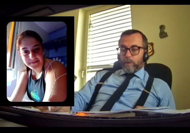 La necessità di passare a una economia circolare e il progetto di raccolta differenziata di Novara diventano temi di un elaborato di esame di terza media