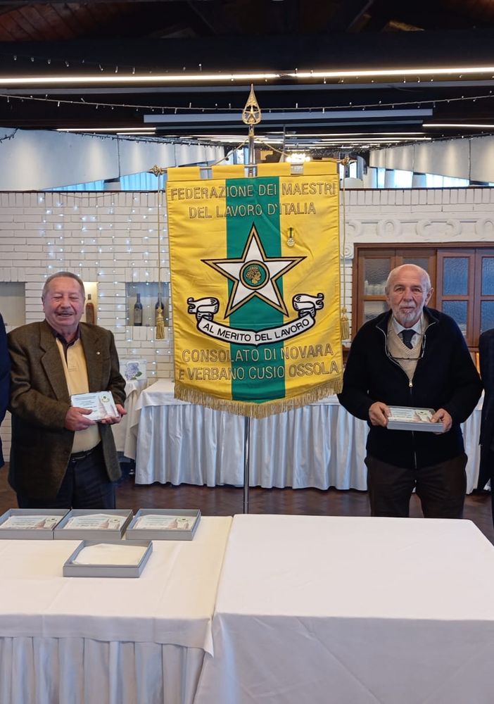 I maestri del lavoro di Novara e Vco celebrano il precetto natalizio a Oleggio