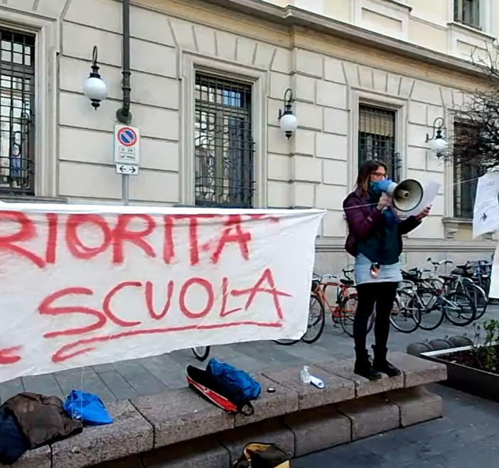 Da sei giorni in sciopero della fame: papà novarese dice no alla Dad