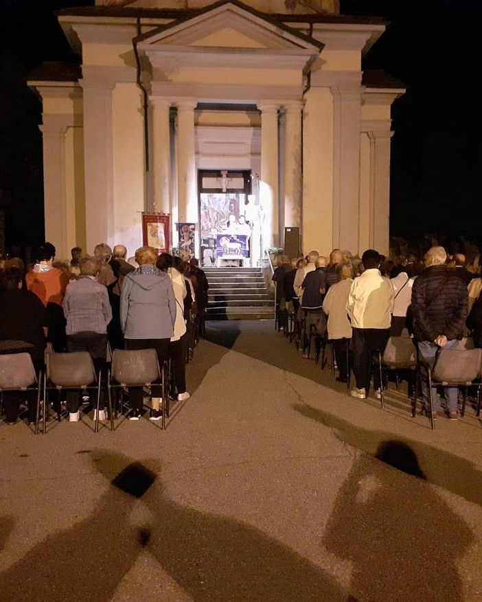 Partecipata la messa al cimitero per i defunti Trecatesi