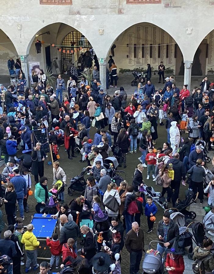 Successo per il “Mostroraduno” di Halloween al Broletto. FOTO