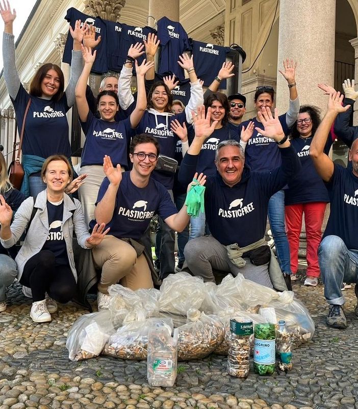Cinque chili di mozziconi raccolti a Novara: l'iniziativa di Plastic Free