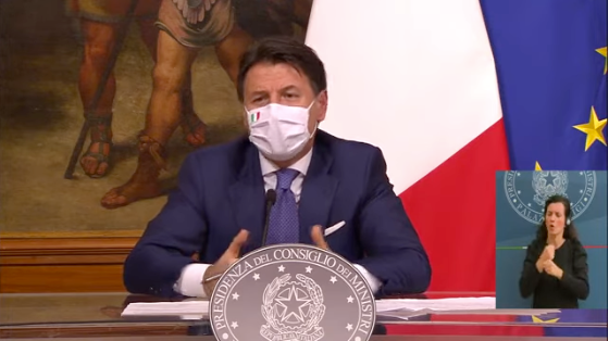 Dpcm Natale, Conte: “Dal 21 dicembre no agli spostamenti tra Regioni. A Capodanno limitiamo le cene ai conviventi”