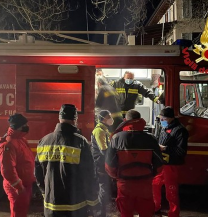 Donna scompare nei pressi del ponte di Oleggio, ricerche in corso con cinofili e sommozzatori