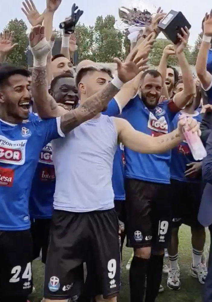 Novara: Coppa alzata al cielo!