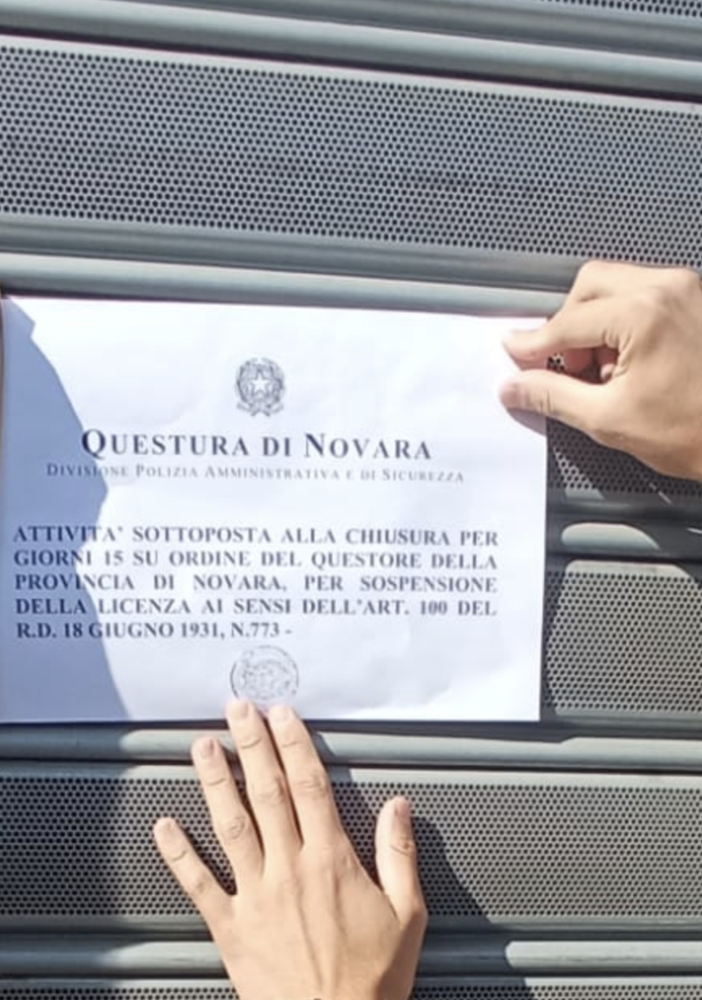 Chiusura di un esercizio commerciale a Novara dopo un episodio violento