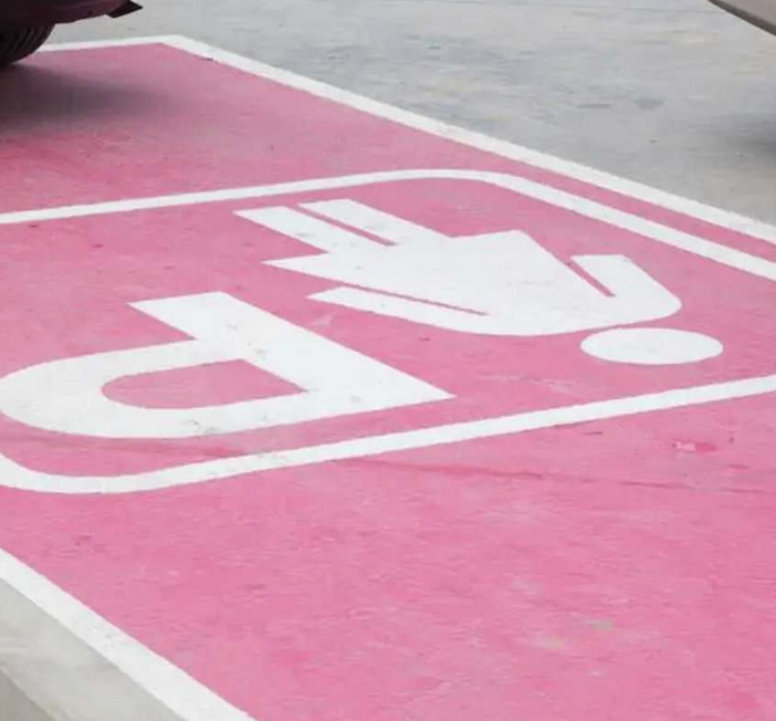Nuovi &quot;Parcheggi Rosa&quot; per donne in gravidanza e con neonati a i Garbagna Novarese