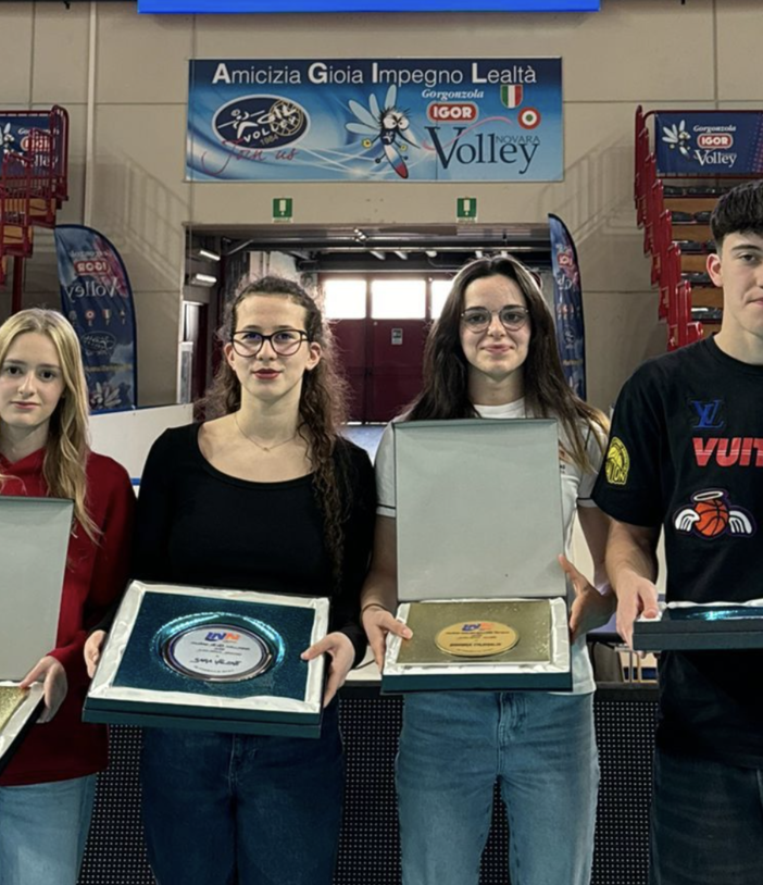 Riccardo rigazio (nuoto) e Sara Valenti (sincro) atleti dell'anno 2023 della Libertas Nuoto Novara