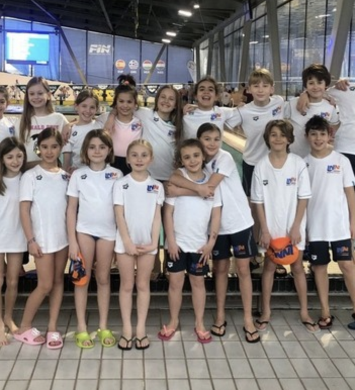 Cinque vittorie per gli Esordienti B della Libertas Nuoto Novara al Gran Prix