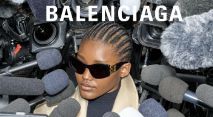 Mesi per svilupparli e 3 giorni per venderli tutti: sono gli occhiali da 2500 Euro firmati Balenciaga