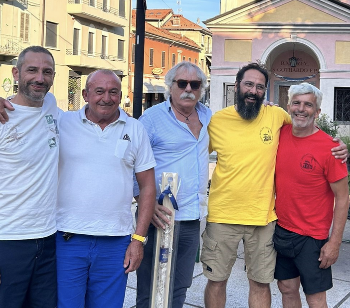 Nella foto i finalisti della gara: da sinistra Vicari, Folpini, Erbetta, Omar e Vezzola presidente del Comitato san Gottardo