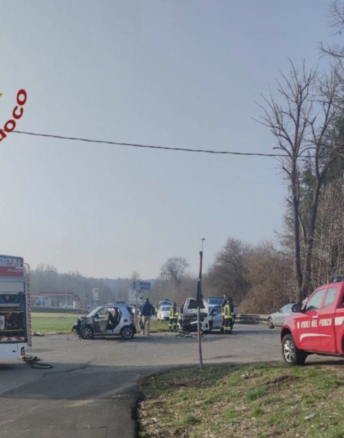 Incidente sulla SS 32 a Castelletto sopra Ticino: intervento dei Vigili del Fuoco