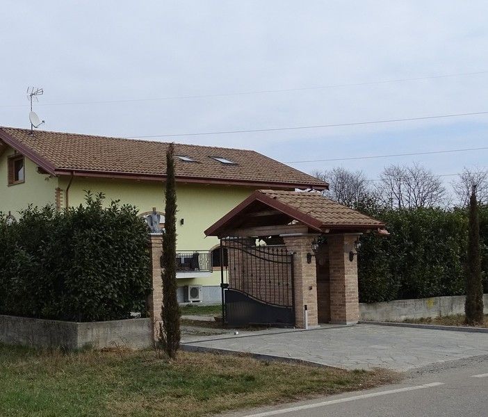 Dal Nord Ovest. Furto auto di lusso, la Polizia sequestra beni per oltre mezzo milione di euro ad un 56enne