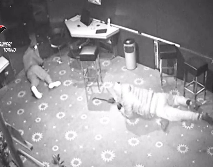 Notizie dal Piemonte. La “banda del buco” svaligiava sale slot con attrezzatura da speleologo: arrestati