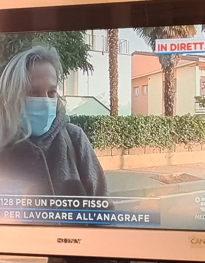 Mattino Cinque a Romentino per documentare la caccia al 'posto fisso' all'Anagrafe comunale