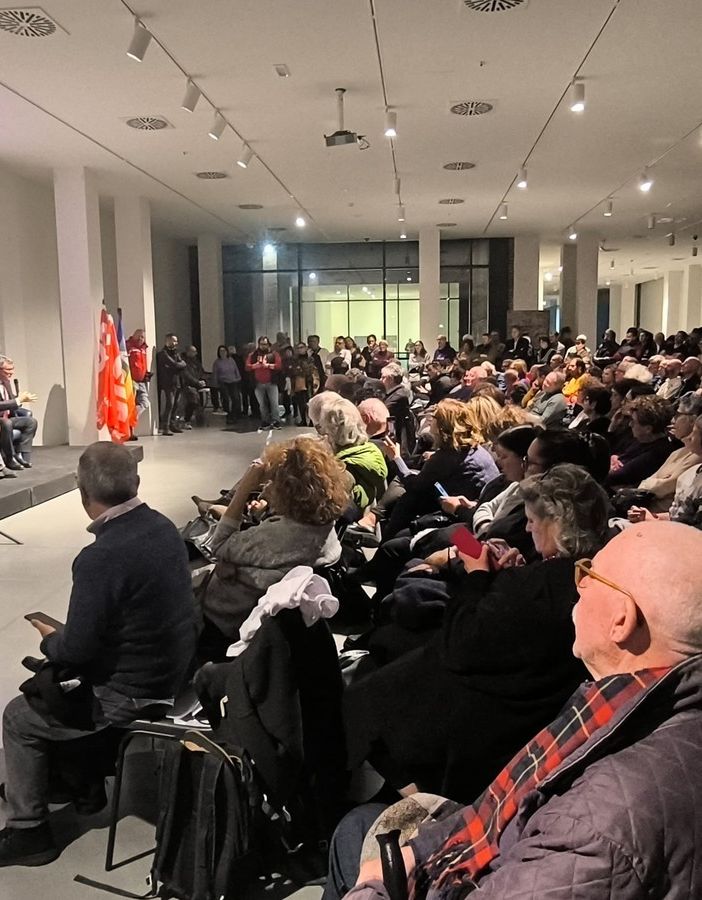 Oltre 400 persone al Castello di Novara per la serata con Maurizio Landini