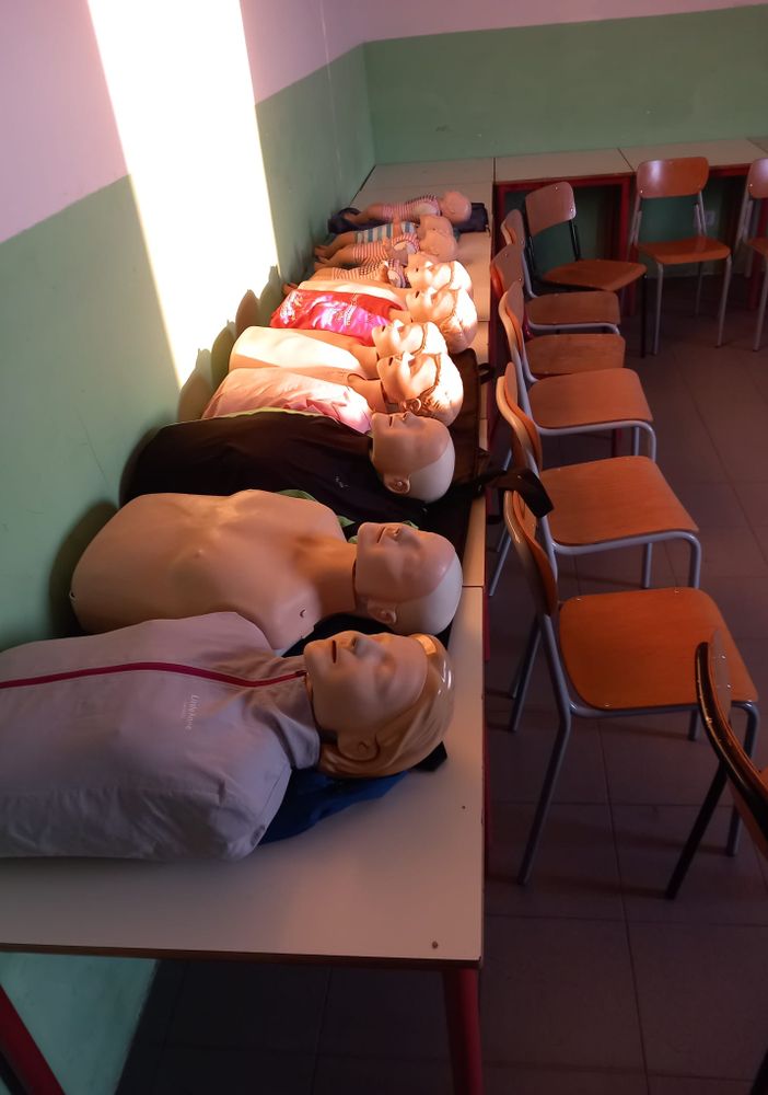 La scuola come salvavita: studenti e docenti in prima linea per imparare il Blsd