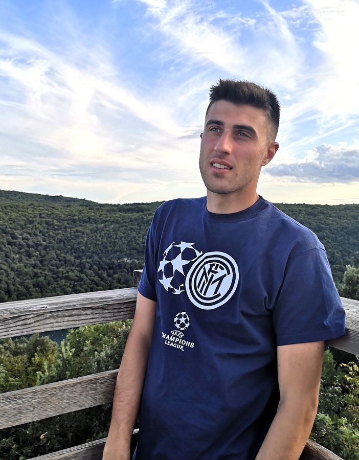 &quot;Non è colpa del violino&quot;, la storia di Alessandro Grazioli novarese deceduto nel 2022 per una leucemia