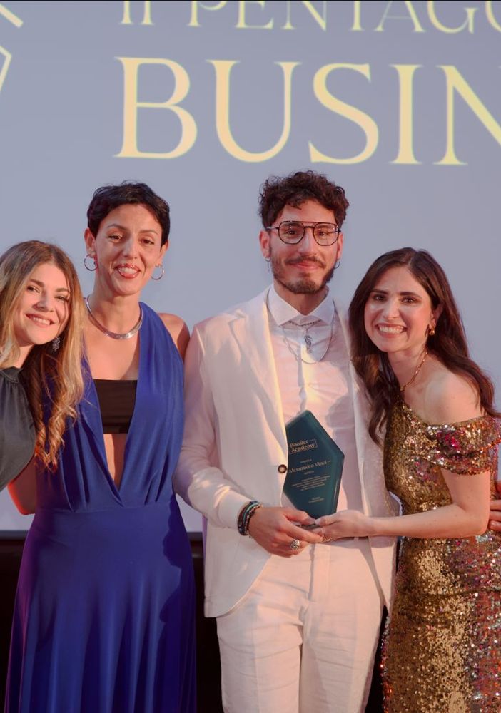 Premio alla carriera per Alessandro Vinci: l’artista novarese che ha trasformato l’arte in impresa