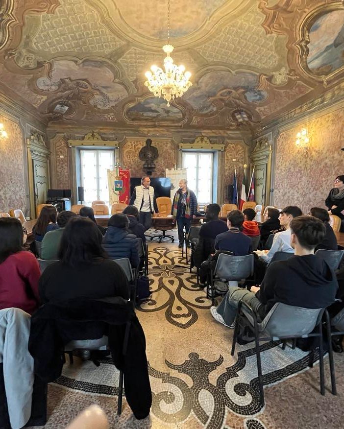 Trecate, alunni in visita al Palazzo Municipale
