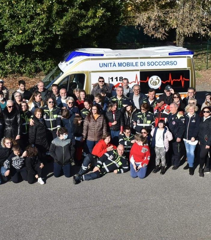 È stata inaugurata a Casalbeltrame la prima ambulanza dedicata a Carlo e Veronica Di Bernardo