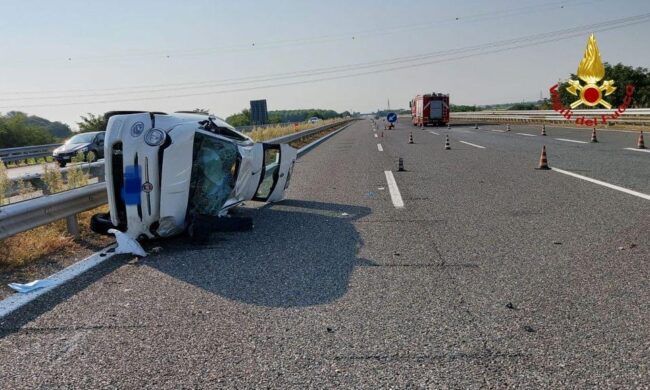 Incidente a Vicolungo: 4 feriti e traffico in tilt