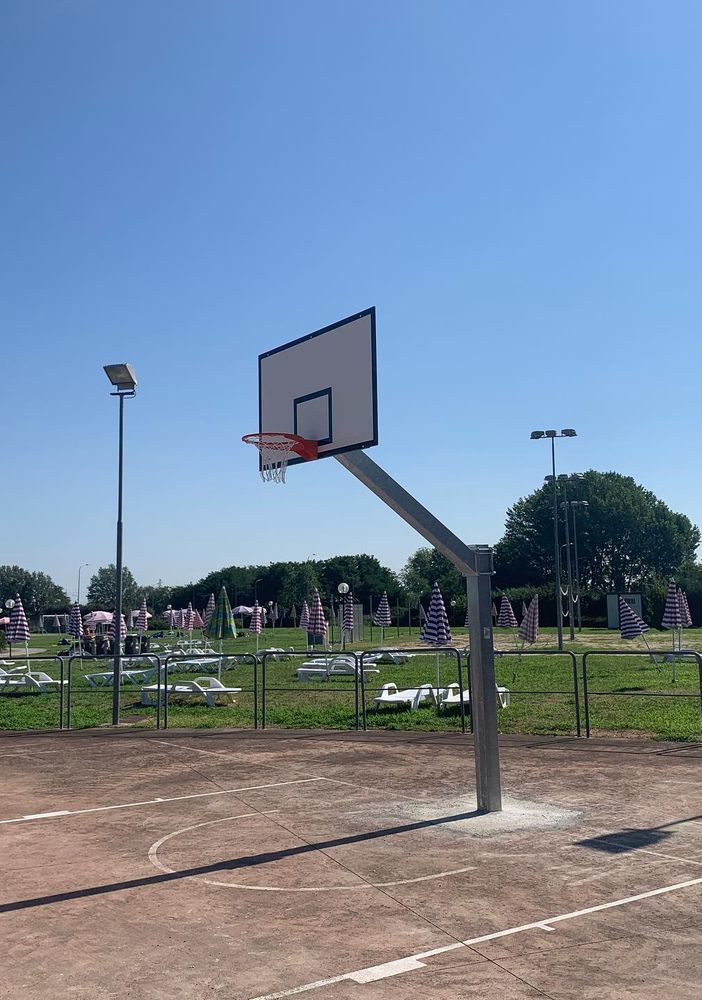 Terdoppio, montati i canestri e rettificate le pompe della piscina