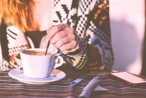Notizie dal Piemonte. Bra, “corregeva” con ansiolitico il cappuccino della collega - rivale: condannata