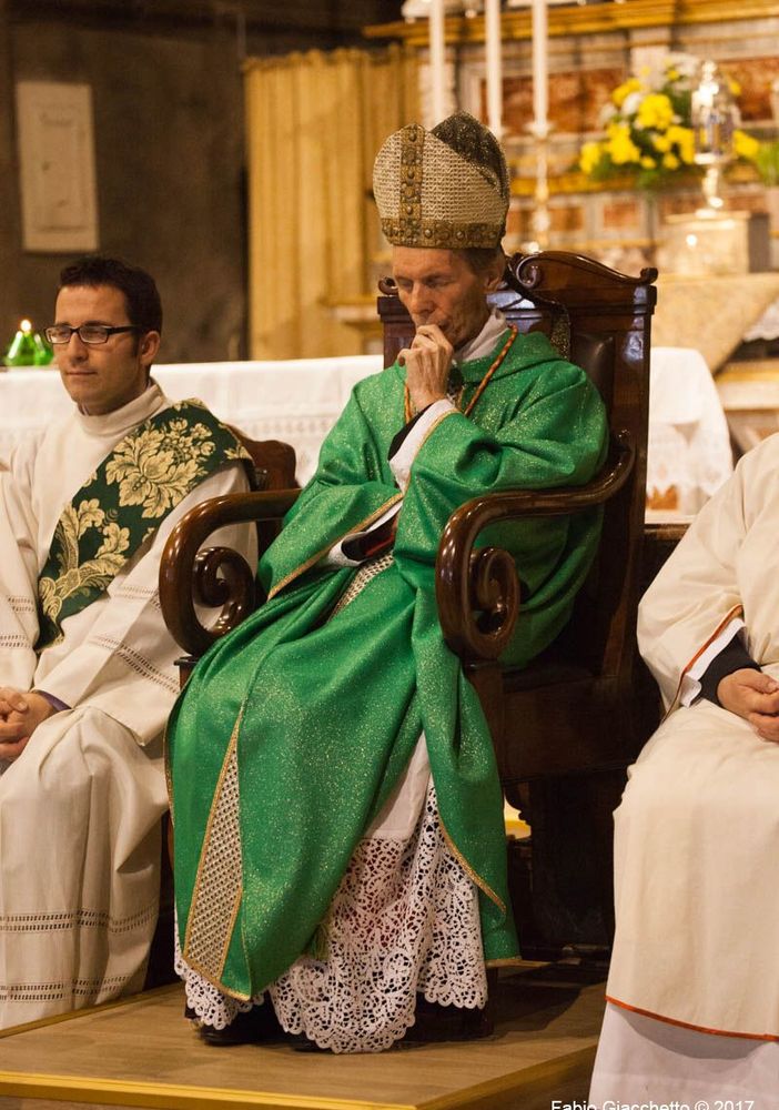 Lutto cittadino per le esequie del cardinale Corti