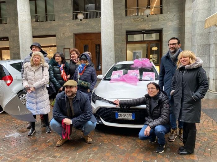 Taxi Rosa per le donne dall'1 al 31 marzo