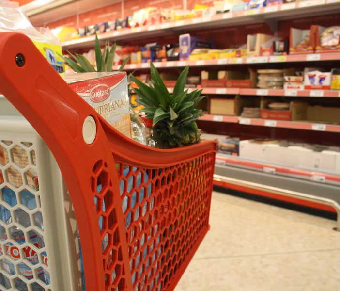 Partito il trimestre anti inflazione, ecco l'elenco di negozi, farmacie e supermercati che hanno aderito nel novarese