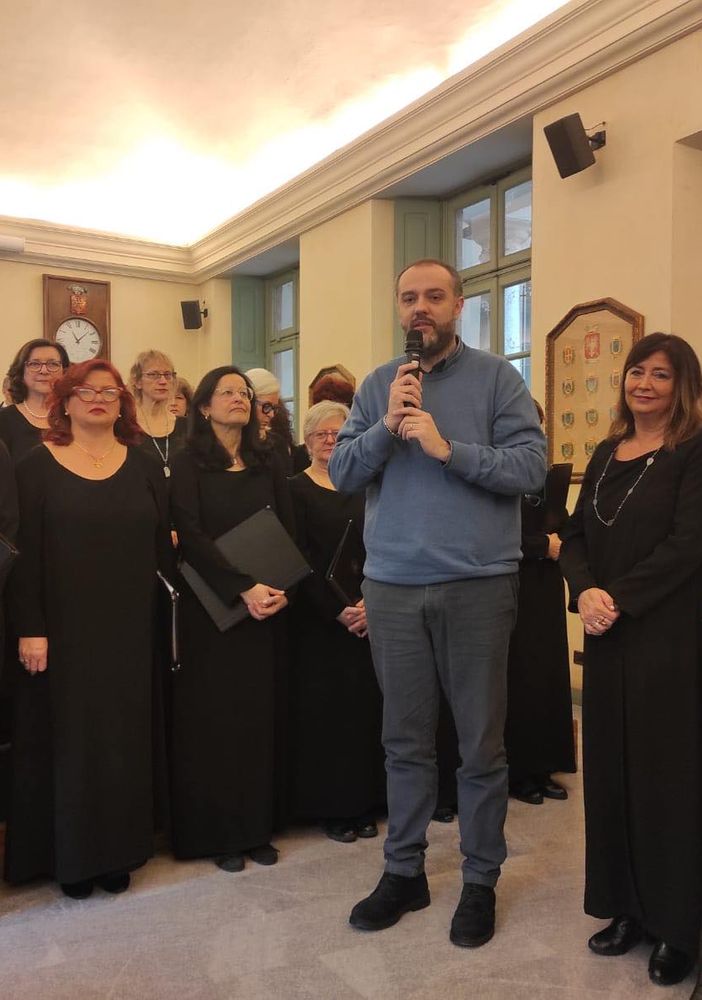 Pubblico delle grandi occasioni al ‘Concerto di voci’ a Trecate