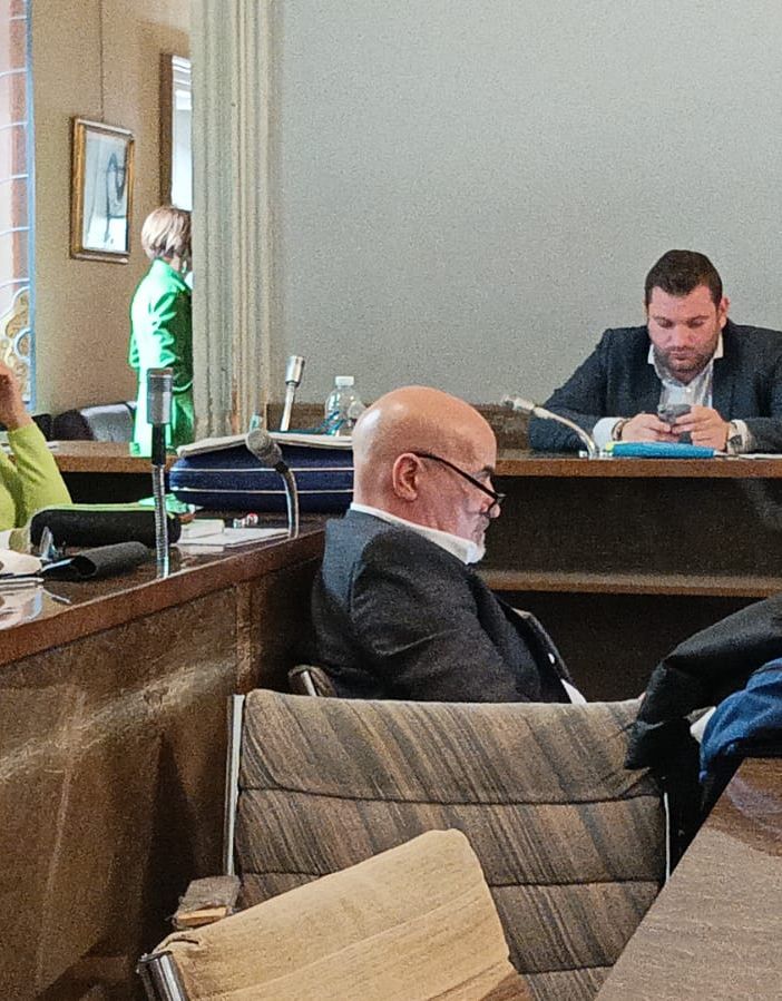 Sulla ‘scorta’ a Piscitelli si spacca la maggioranza