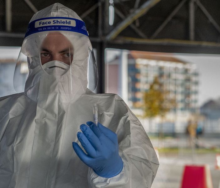 Covid, tornano a salire i ricoveri in Piemonte: +12, di cui due in terapia intensiva