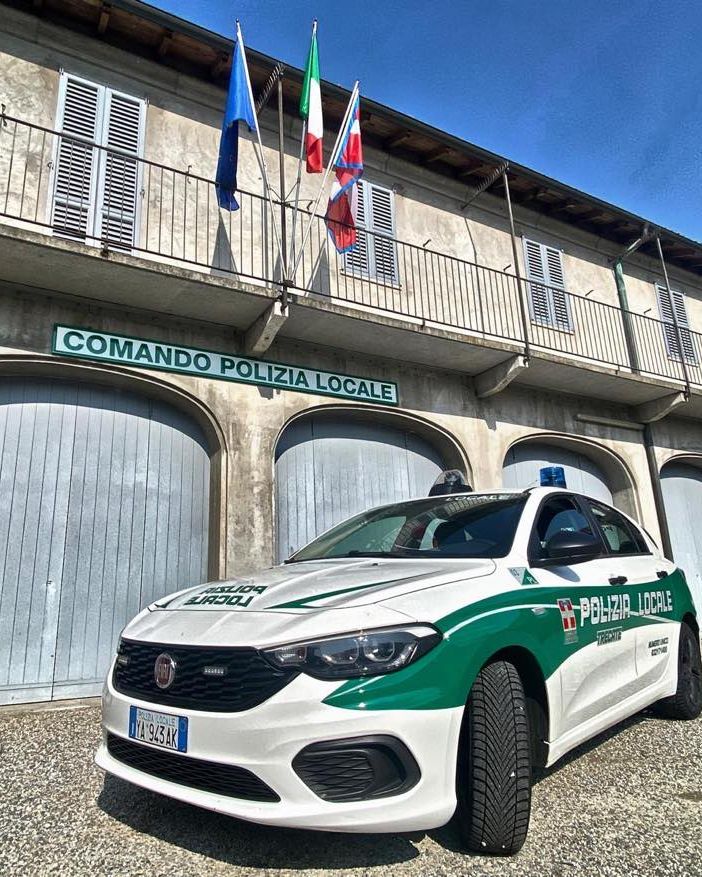 Non si ferma all'alt della Polizia Locale, denunciato un uomo per guida senza patente e sotto effetto di alcol