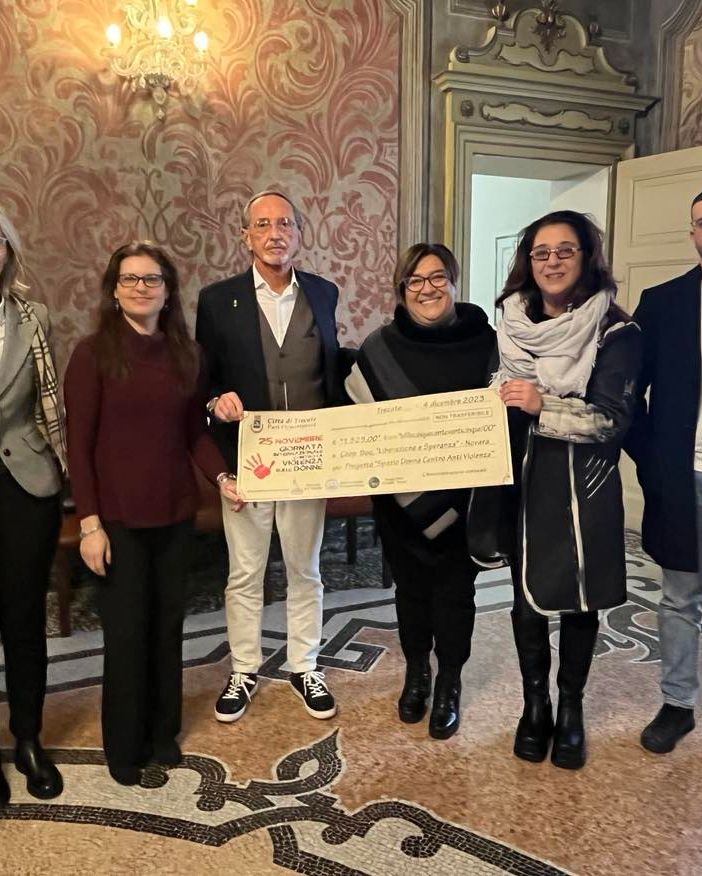 A Trecate raccolti fondi in favore del centro antiviolenza di Novara