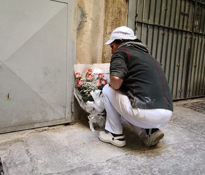 Ciao piccola, ora gioca felice con gli altri angeli&quot;: un mazzo di rose per Fatima, morta a 3 anni FOTO E VIDEO