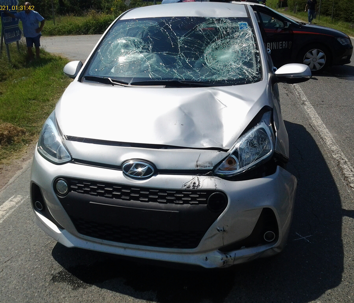Dal Nord ovest. Violento impatto tra auto e moto sulla strada per Gattinara