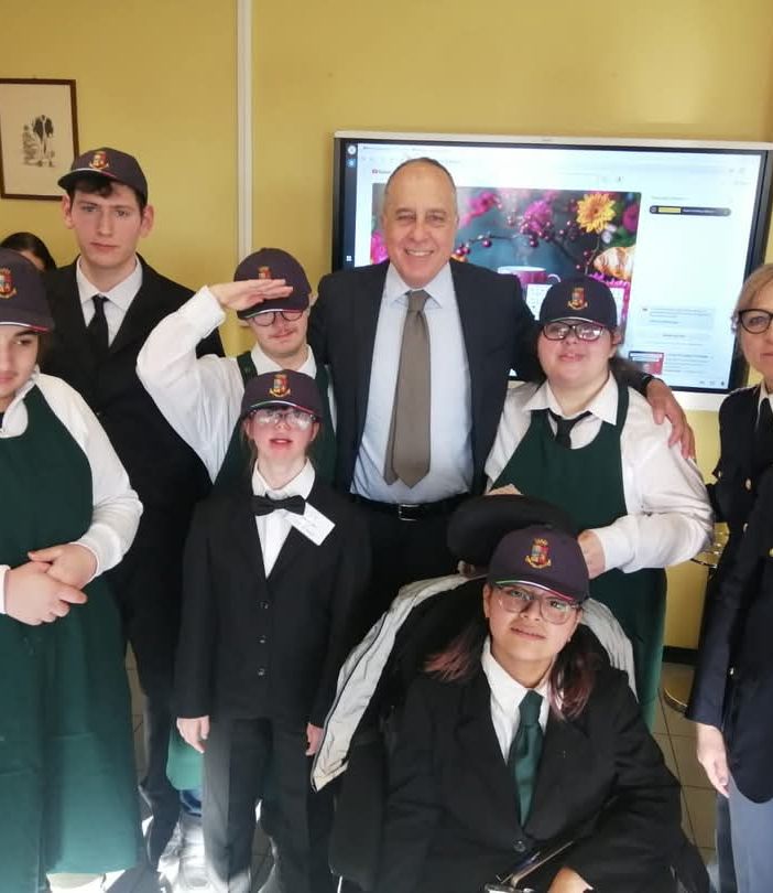 Il Questore La Vigna in visita al &quot;Bar del Sorriso&quot; dell'IPS Ravizza